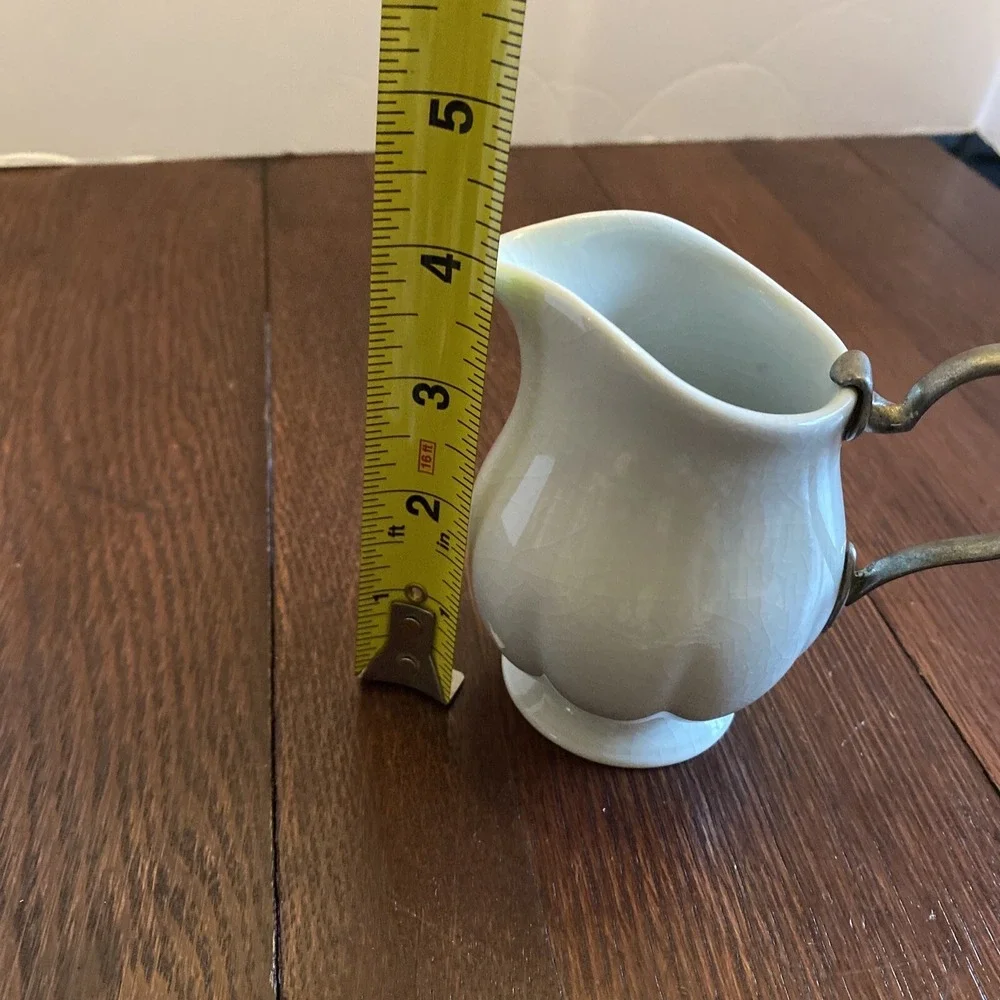 Creamer Pitcher With‎ Metal Handle